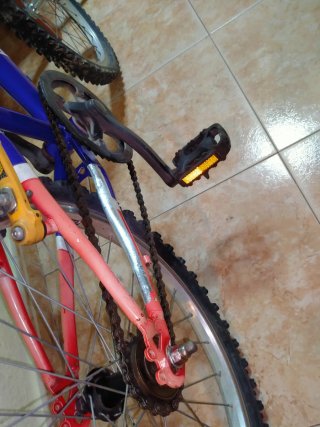 Bicicleta 20" infantil azul y roja