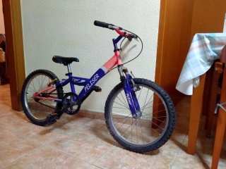 Bicicleta 20" infantil azul y roja