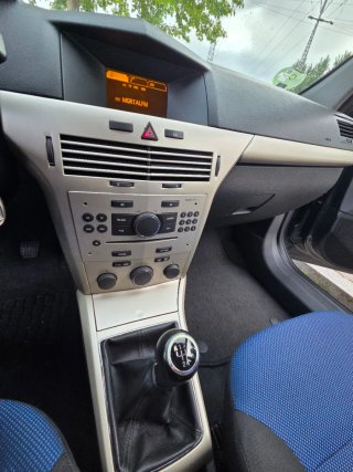 Opel Astra 2009