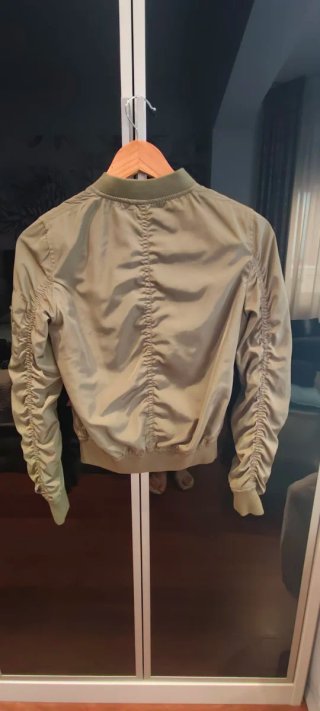 Cazadora bomber verde