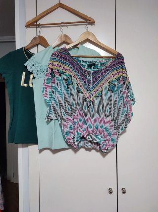 Lote Blusa y 2 Camisetas