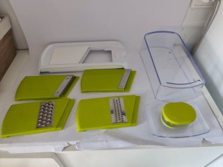 Mandolina de 4 cortes de Kitchen Tropic.
