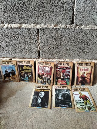 Lote 15 Cintas VHS Documentales y Deportes y DVDs.