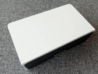 Nintendo Switch OLED + Funda de Regalo