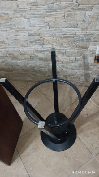 Sgabello Dalfred IKEA legno nero