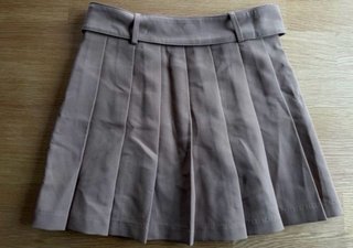 Falda Stradivarius marrón con cinturón