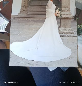 Vestido de Novia Raso Doble y Chal Tul