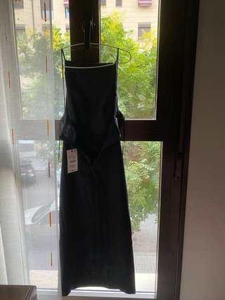 Vestido negro Zara