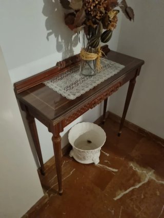 Mueble recibidor madera y cristal