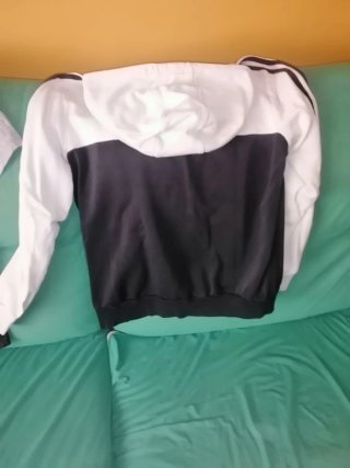 Sudadera Adidas Negra y Blanca