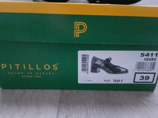 Zapatos Pitillos negros charol efecto piel