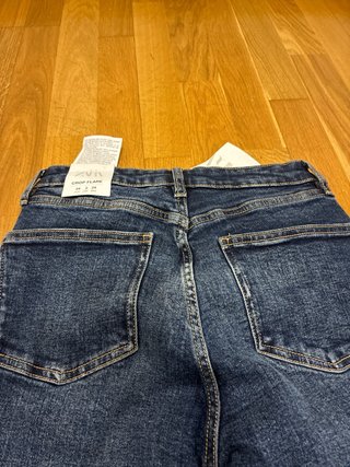 Pantalón vaquero flare azul