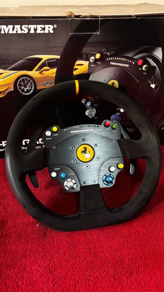 Combo 2 Volantes Thrustmaster y base TS-PC