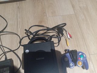 Nintendo GameCube + HDMI a AV + 4 juegos