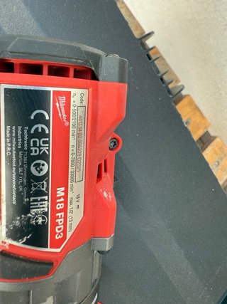Cargador Milwaukee M12- taladro y radial baterias