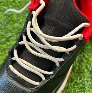 Botas Jordan Niño Negras y Rojas