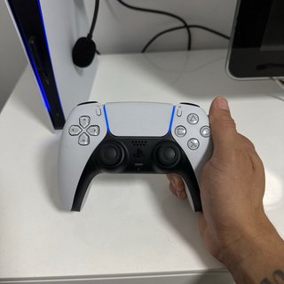 PS5 Digital + Auriculares Razer Kaira