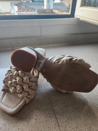 Zapatos TANGELA Beige Tacón Cuadrado