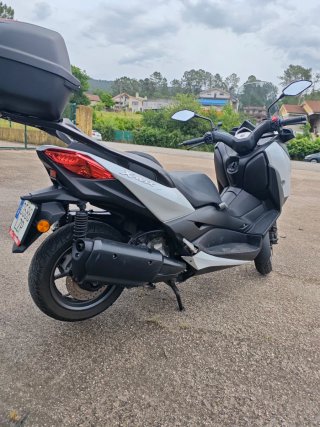 Yamaha XMAX 300 (2022)