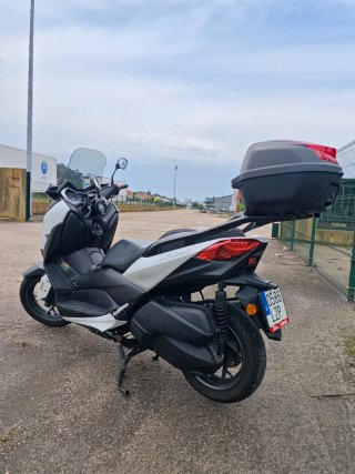 Yamaha XMAX 300 (2022)