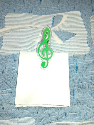 Pinza sujetapapeles clave de sol verde