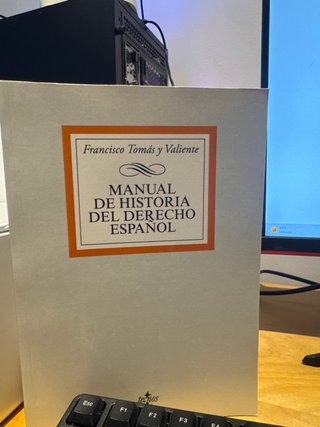 Manual de Historia del Derecho español (Spanish...