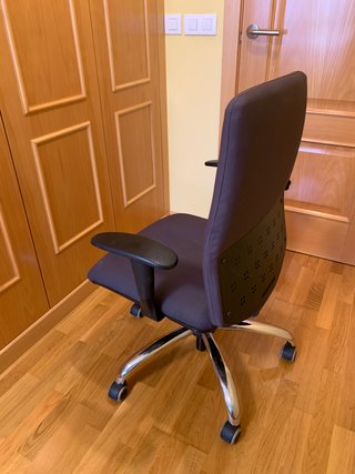 Silla de oficina ergonómica