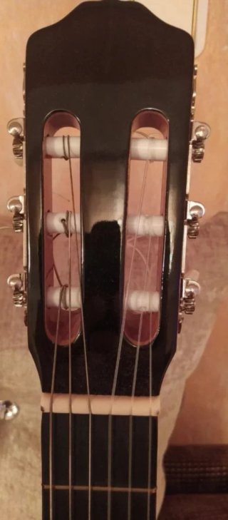 Guitarra española con funda