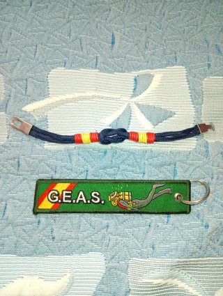 Pulsera y Llavero Guardia Civil de regalo