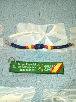 Pulsera y Llavero Guardia Civil de regalo