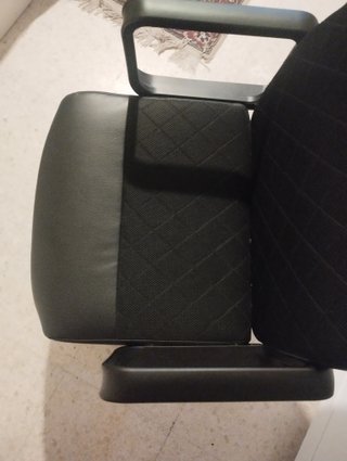 Silla de oficina giratoria negra