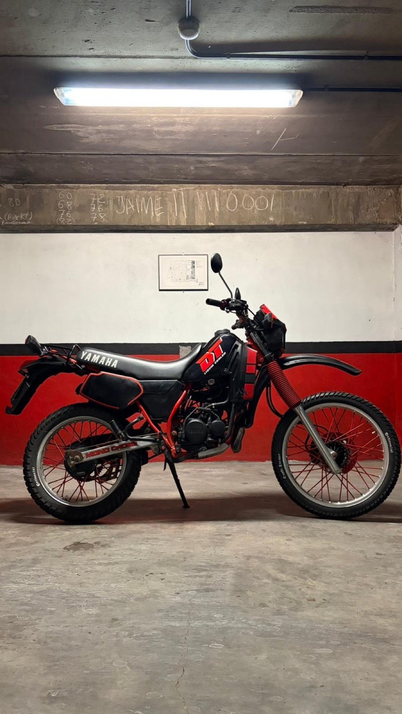 Yamaha DT80Lc Enduro Negra y Roja