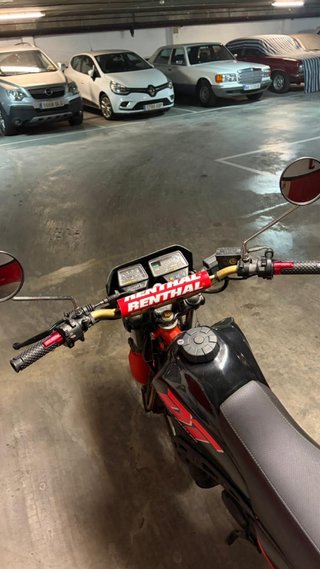 Yamaha DT80Lc Enduro Negra y Roja