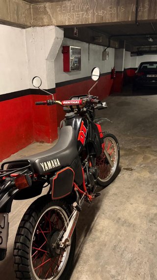 Yamaha DT80Lc Enduro Negra y Roja