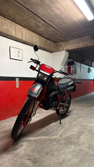 Yamaha DT80Lc Enduro Negra y Roja