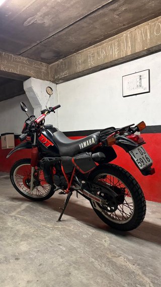 Yamaha DT80Lc Enduro Negra y Roja