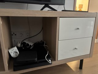 Mueble TV madera y blanco