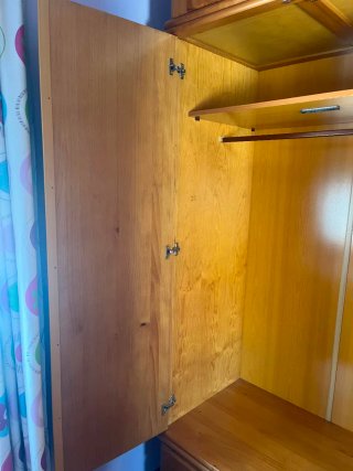 Armario con altillo madera maciza