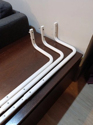 Appendiabiti per vetrina bianco in metallo di Ikea