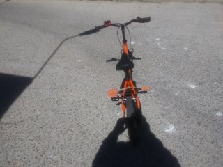 Bicicleta infantil naranja Decathlon
