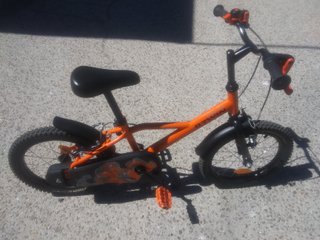 Bicicleta infantil naranja Decathlon