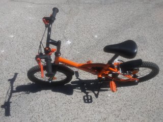 Bicicleta infantil naranja Decathlon