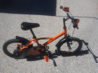 Bicicleta infantil naranja Decathlon