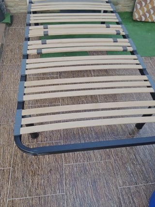 Somier 90x190 con patas y cabecero