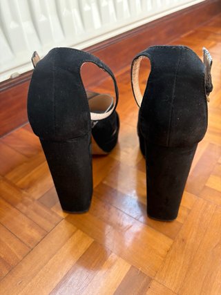 Sandalias negras Stradivarius T38
