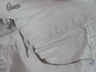 Pantalón blanco Mango
