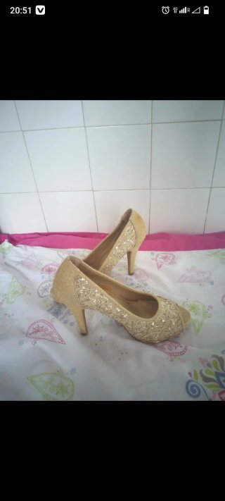 Zapatos de fiesta dorados Qunhui