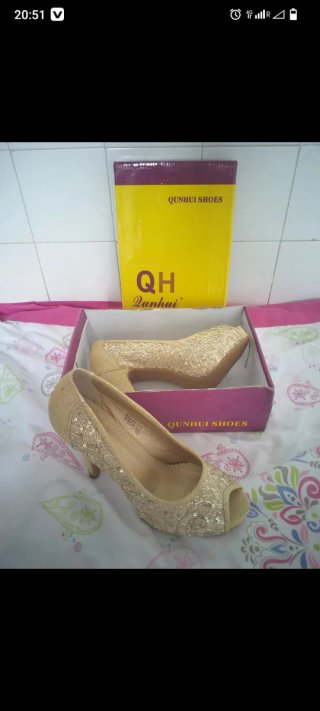 Zapatos de fiesta dorados Qunhui