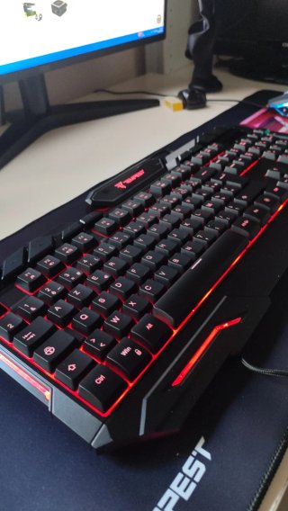Teclado Gaming Tempest K8 Radiance RGB Francese