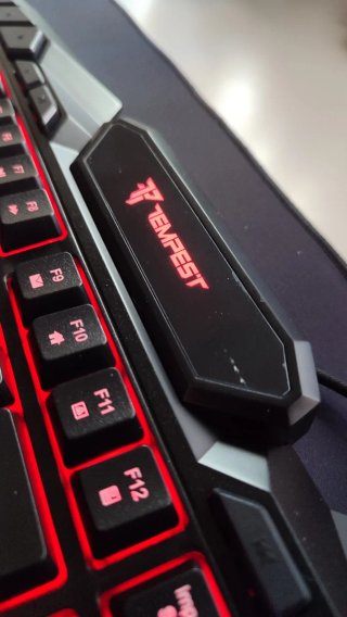 Teclado Gaming Tempest K8 Radiance RGB Francese
